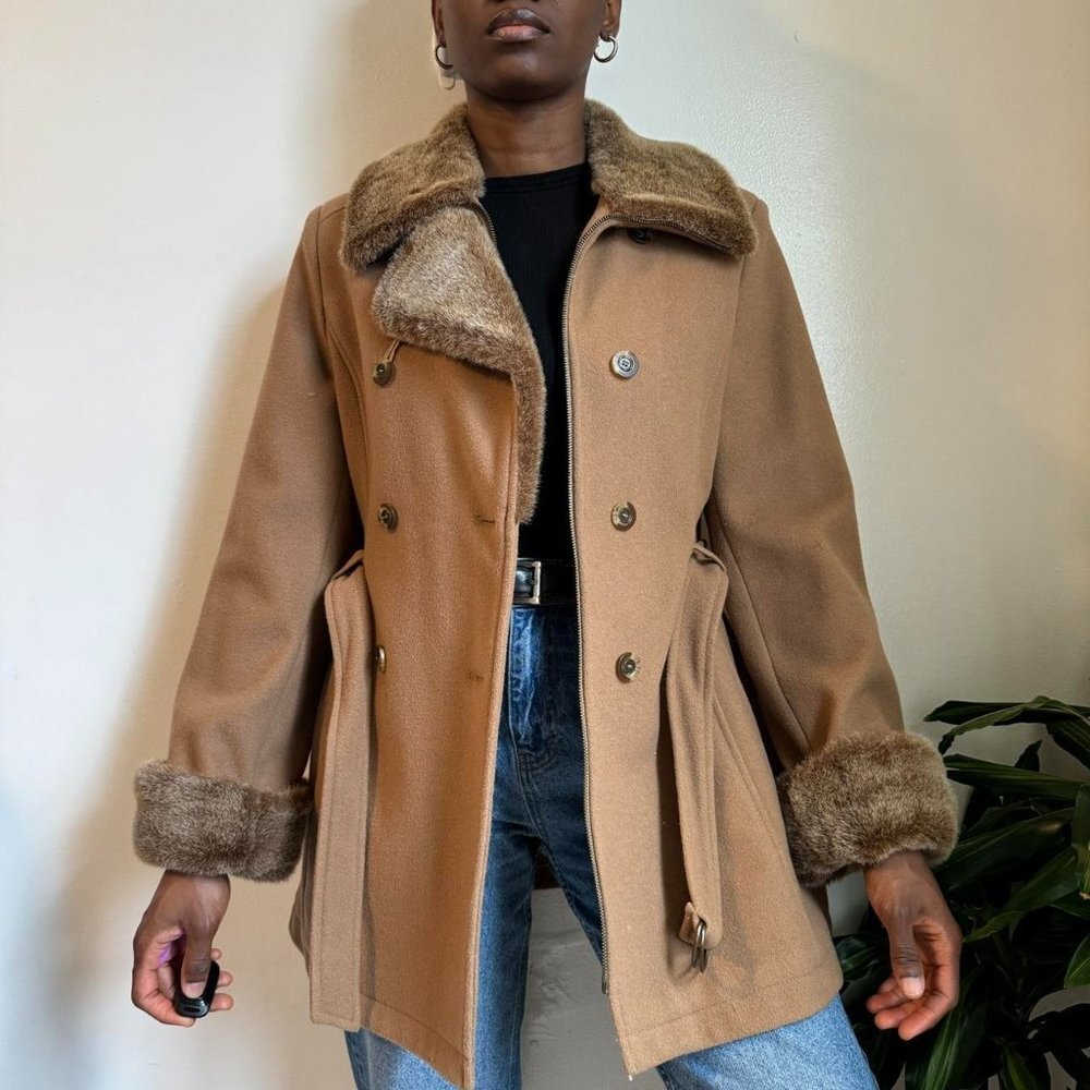 Elegant Tan Pea Coat with Faux Fur Trim - Picture 2 of 8